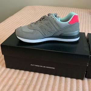 Brand new figs, new balance in the box never worn